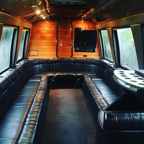 Luxury-Bus-Seattle-WA